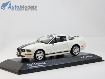 ford-mustang-gt-2005-white-minichamps-400084124